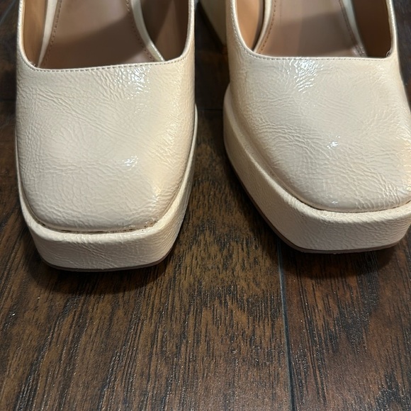 Mary Jane Khiara Shiny Textured Cream Platform Patent Leather Block Heels - Picture 15 of 16